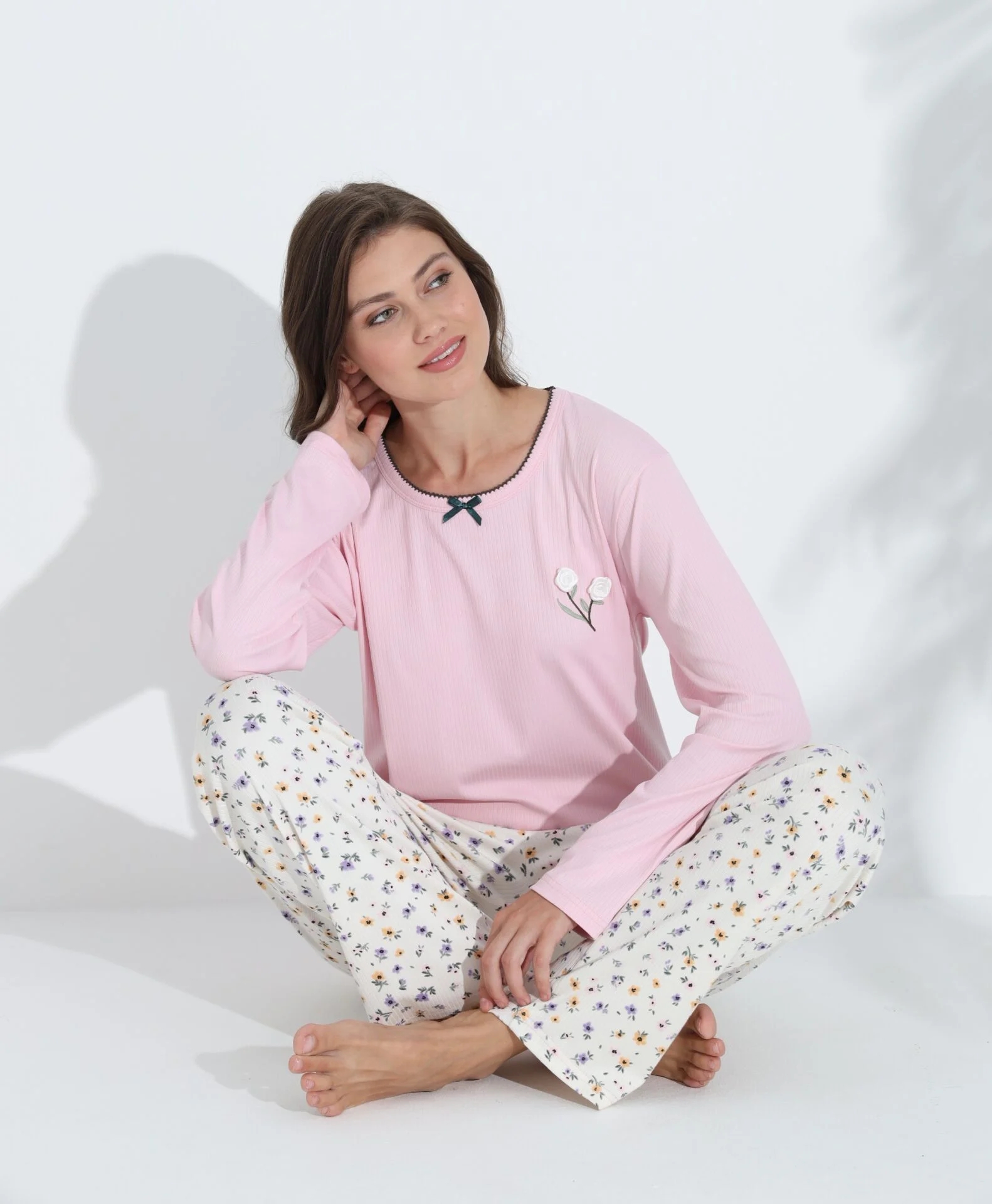 Uzun Kol Yumuşak Likralı Raporlu İnterlok Kumaş Kadın Pijama Takımı  6027