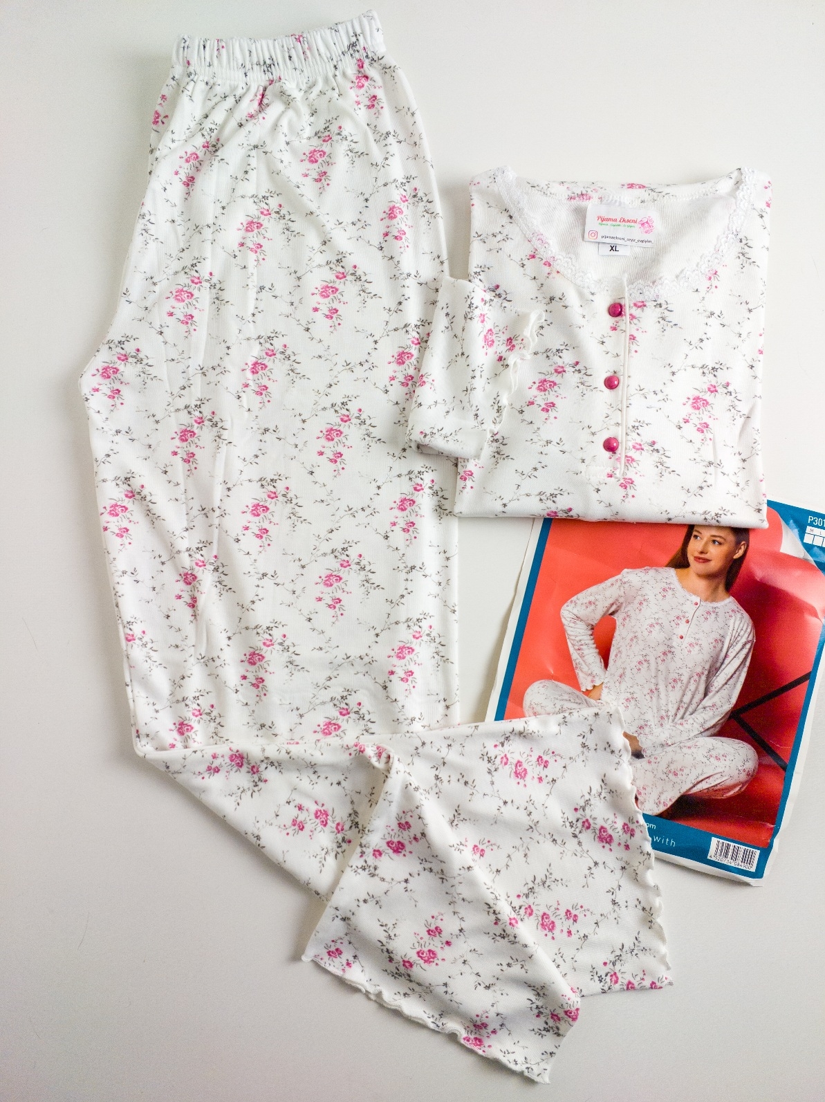 LİKRALI EKSTRA YUMUŞAK DOKU KIŞLIK Çiçek  Desen Uzun Kollu Bayan Pijama Takımı - 301