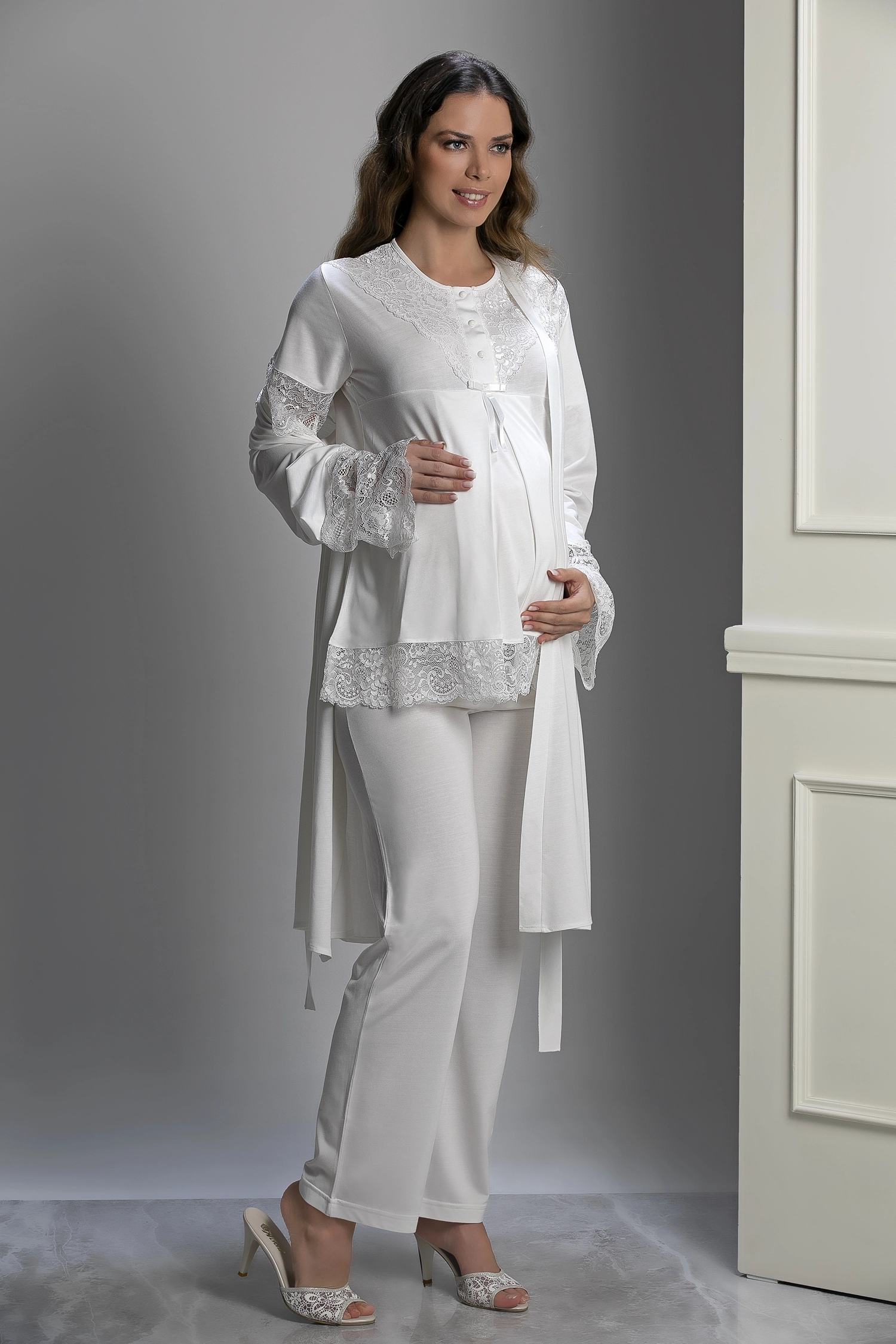 Yumuşak Dantel Detaylı Sabahlıklı Lohusa Pijama Takımı - 3022