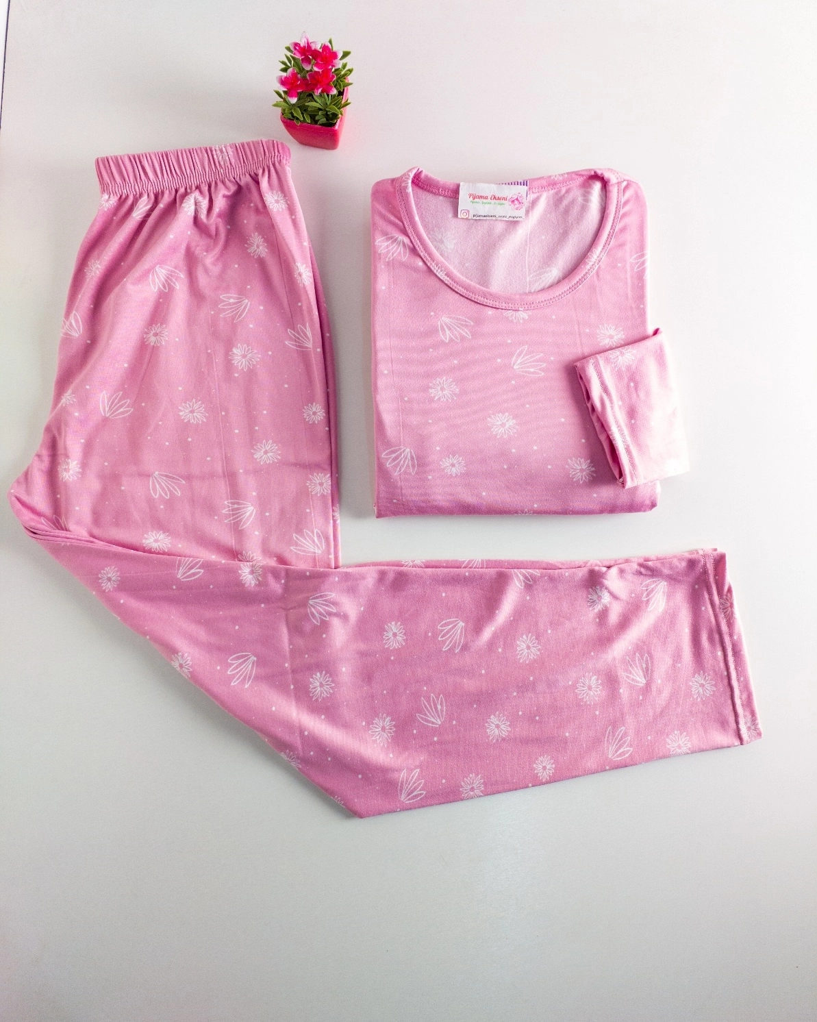 Kışlık Yumuşak Melisa Kumaş ŞARDONLU FUL LİKRALI Uzun Kol Kadın Pijama Takımı 15755