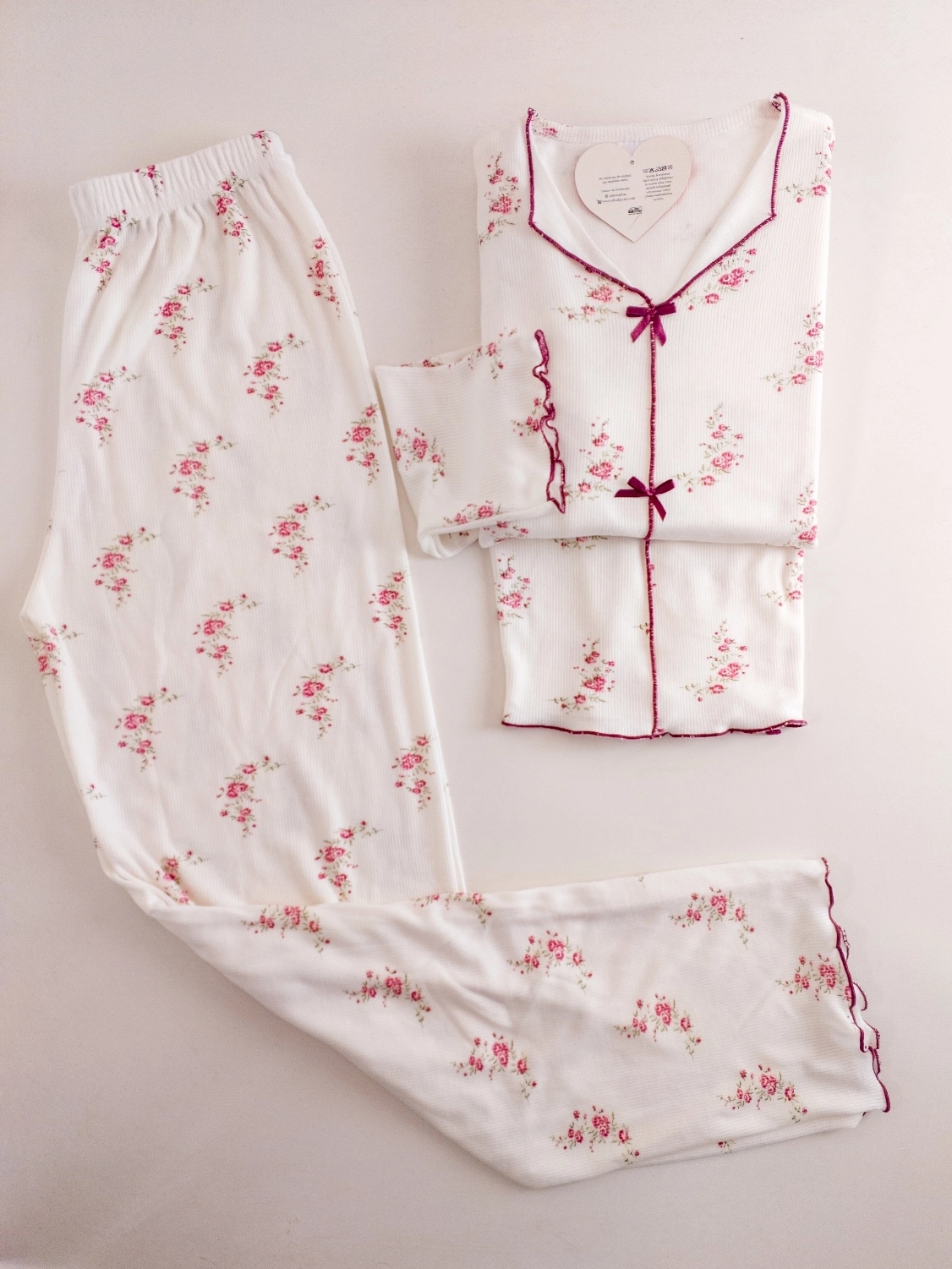 YUMUŞAK DOKU Çiçek Desen  Fiyonk Detay Uzun Kollu Bayan Pijama Takımı - 6054