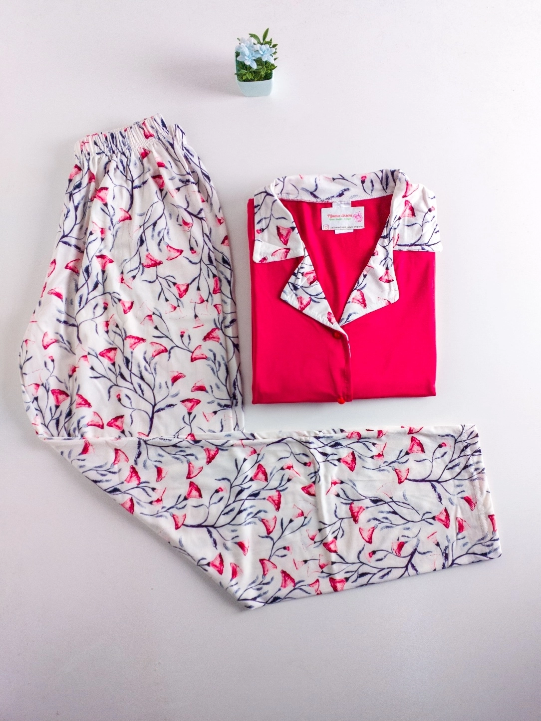 FULL LİKRALI YUMUŞAK DOKU Boydan Düğmeli Kısa Kollu Bayan Pijama Takımı - 65030