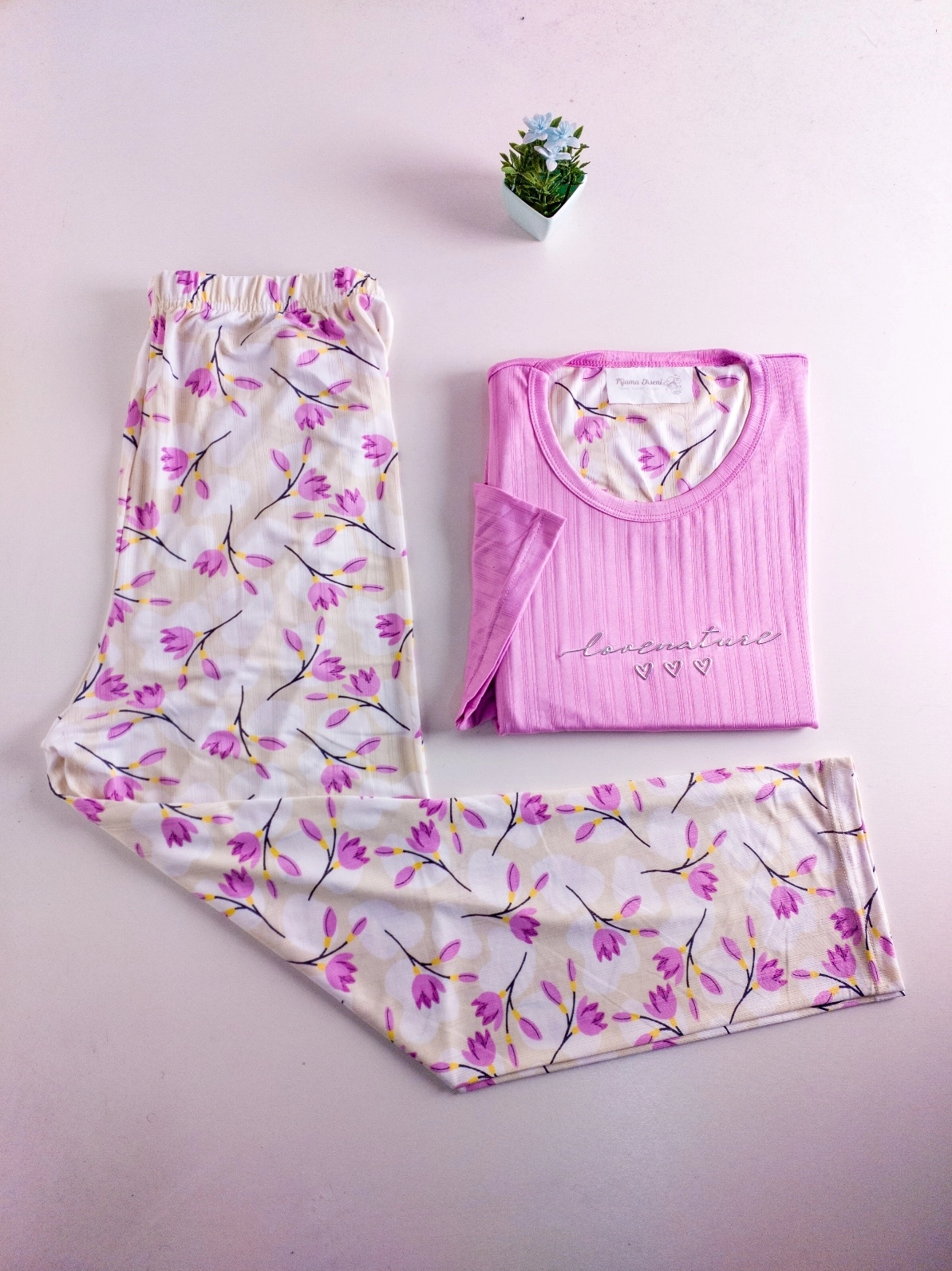 LİKRALI YUMUŞAK DOKU KISA Kollu Kadın Pijama Takımı - 1450