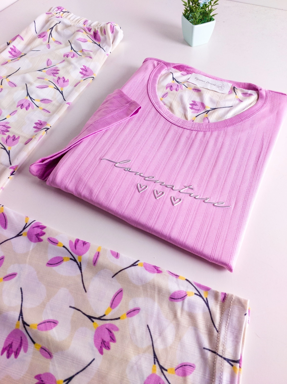 LİKRALI YUMUŞAK DOKU KISA Kollu Kadın Pijama Takımı - 1450