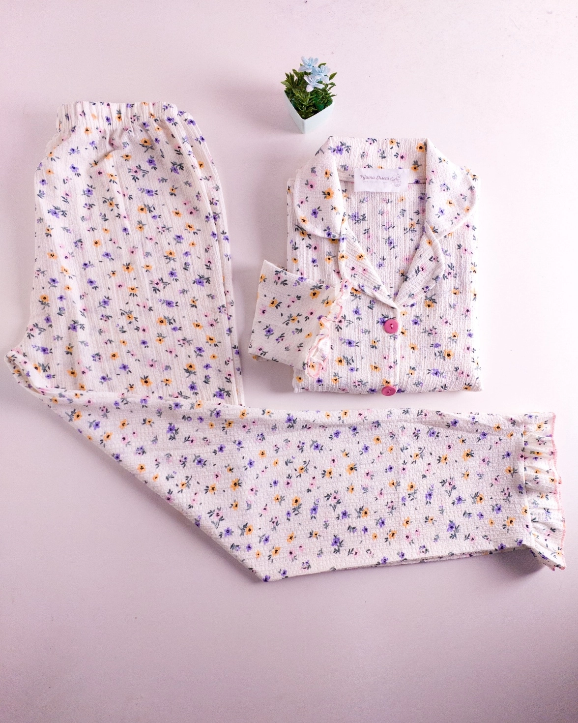 Boydan Düğmeli Bürümcük Kumaş Uzun Kollu Bayan Pijama Takımı - 15943
