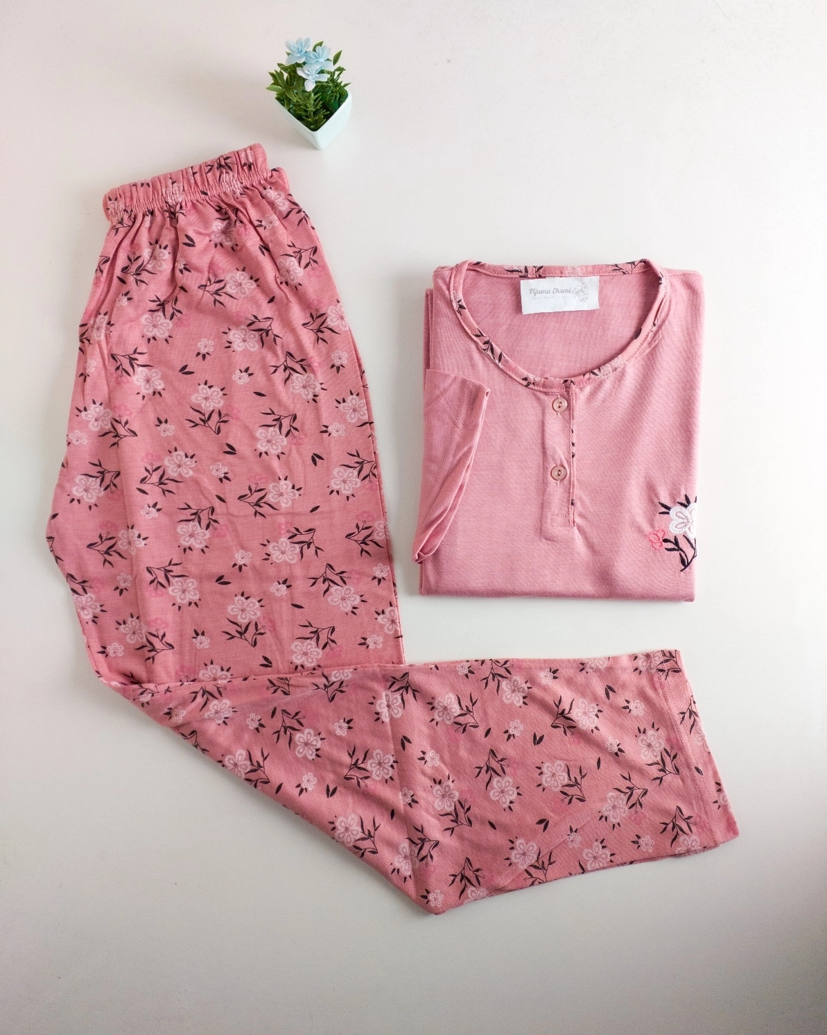Yumuşak LİKRALI KISA Kollu ÇİÇEK Desen Bayan Pijama Takımı - 55372