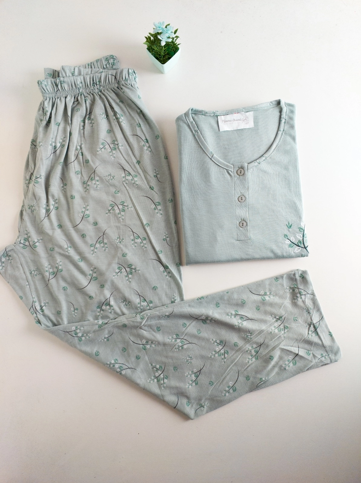 Büyük Beden Düğmeli KISA Kollu Çiçek Desen Kadın Pijama 50182