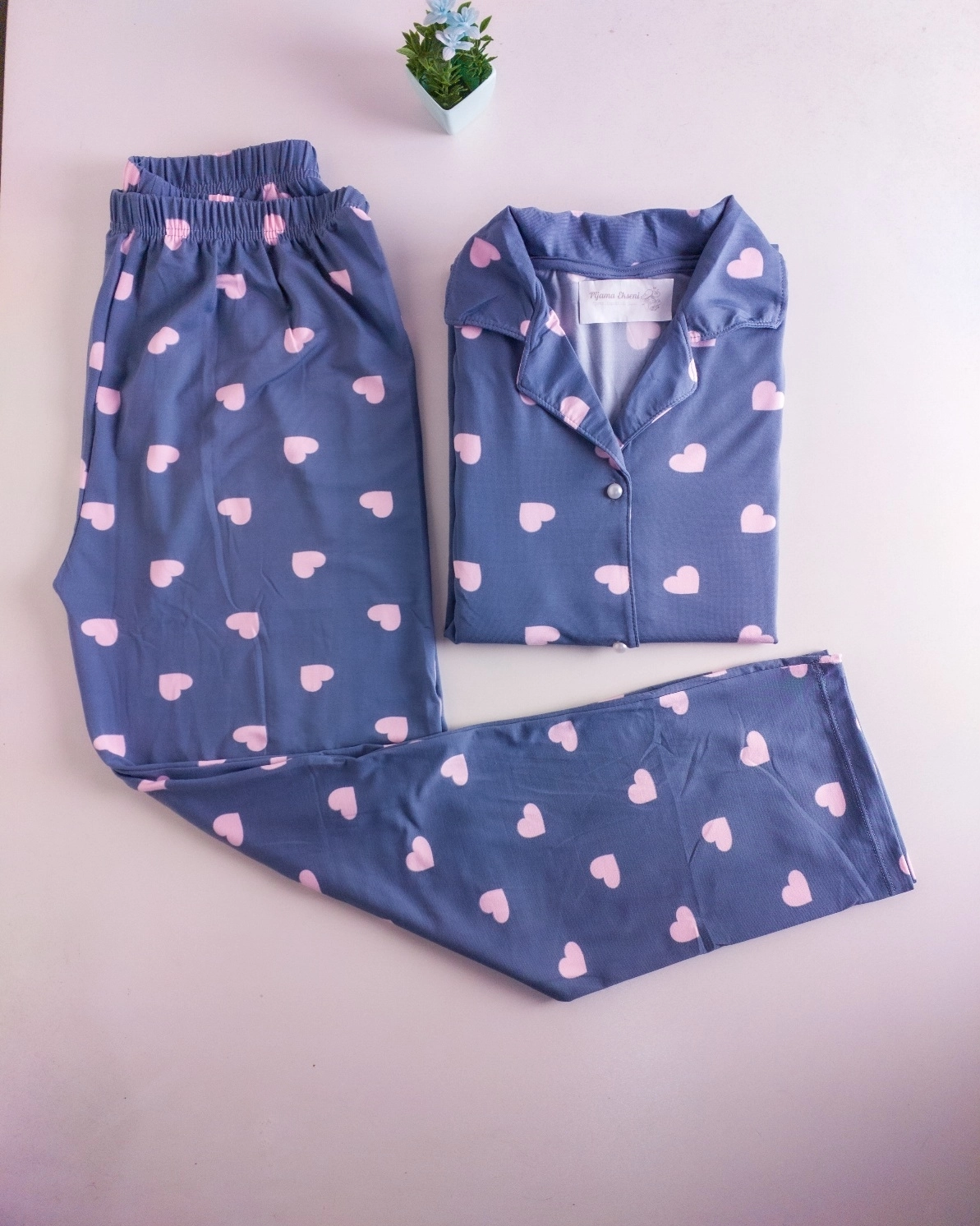 FULL LİKRALI YUMUŞAK DOKULU Boydan Düğmeli Kalp Desen Kadın Pijama Takımı - 31206