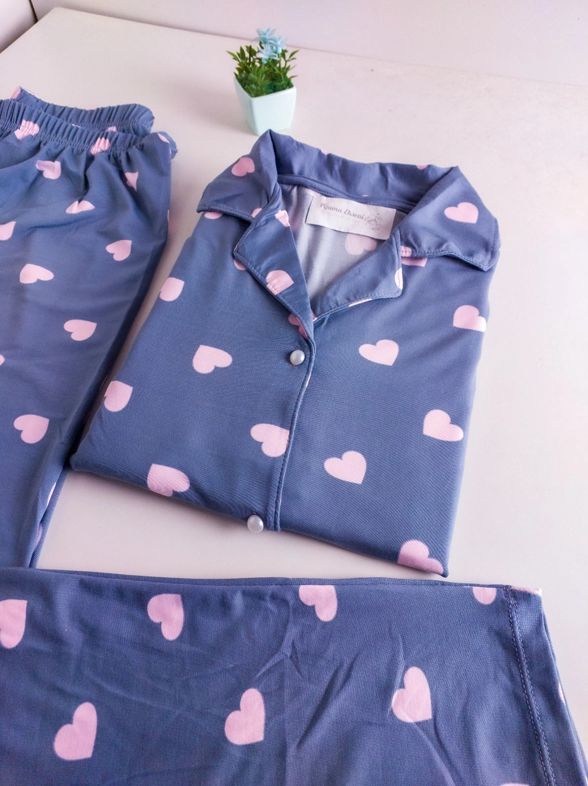 FULL LİKRALI YUMUŞAK DOKULU Boydan Düğmeli Kalp Desen Kadın Pijama Takımı - 31206