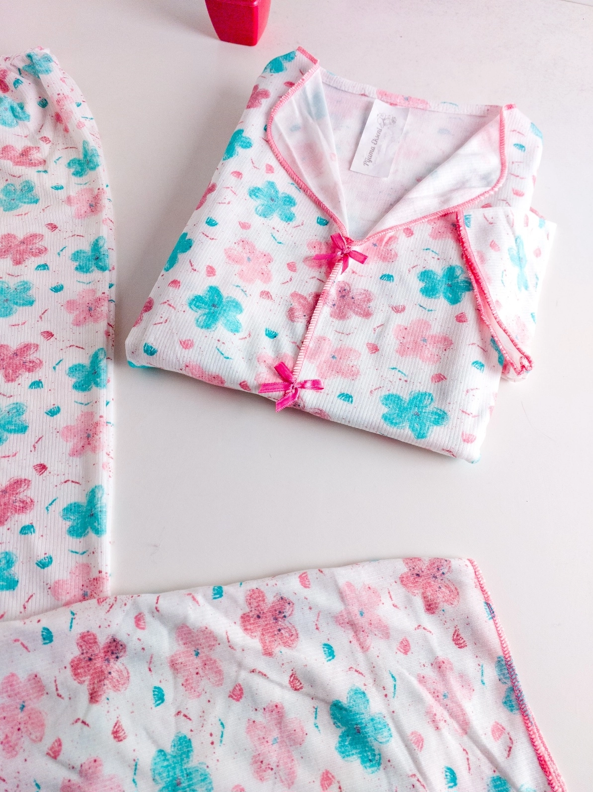 SÜPER YUMUŞAK LİKRALI  DOKU Çiçek Desen  Fiyonk Detay KISA KOL Bayan Pijama Takımı - 8731