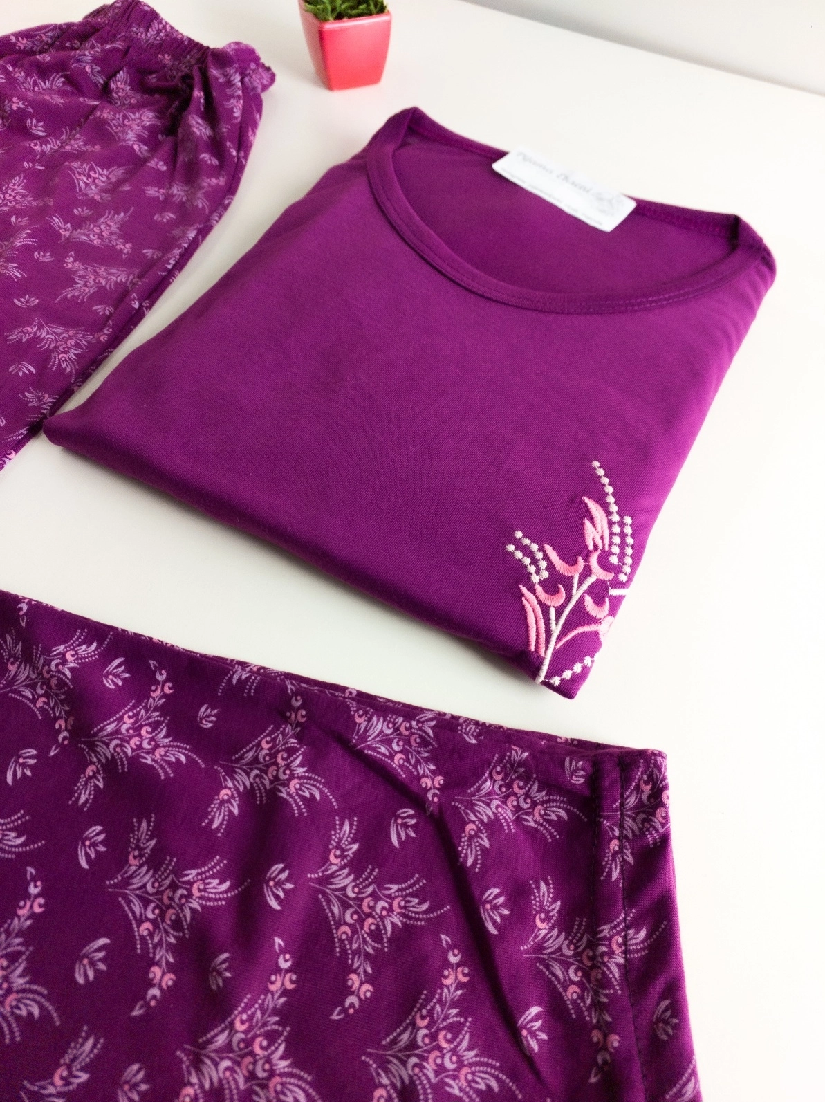 Yumuşak Dokulu Hafif Esnek Pamuk Viskon Kısa Kollu Bayan Pijama Takımı - 1130