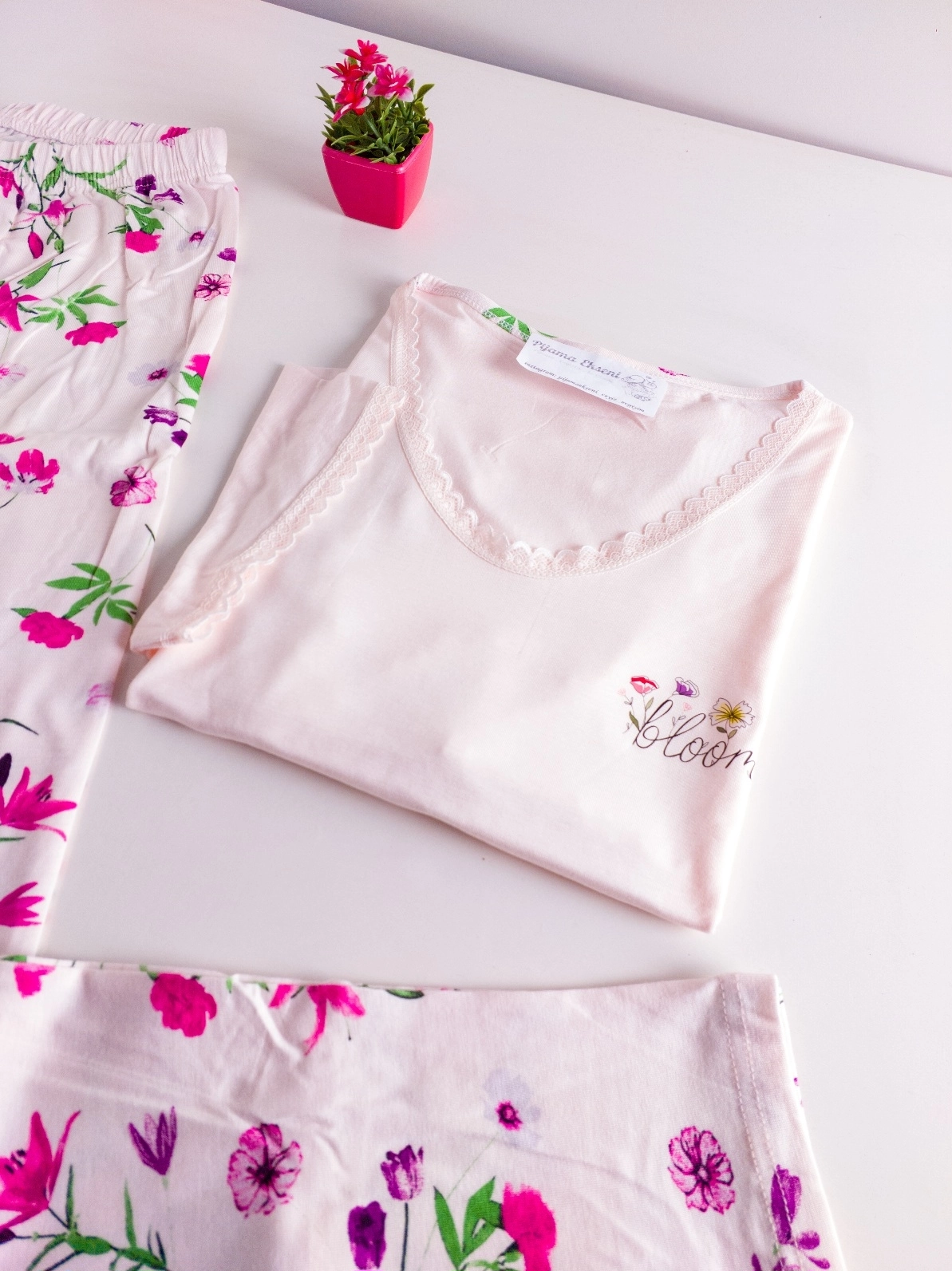 A Kalite Spüper Soft Full Likralı Kısa Kol Pamuk Viskon Bayan Pijama Takımı 40114