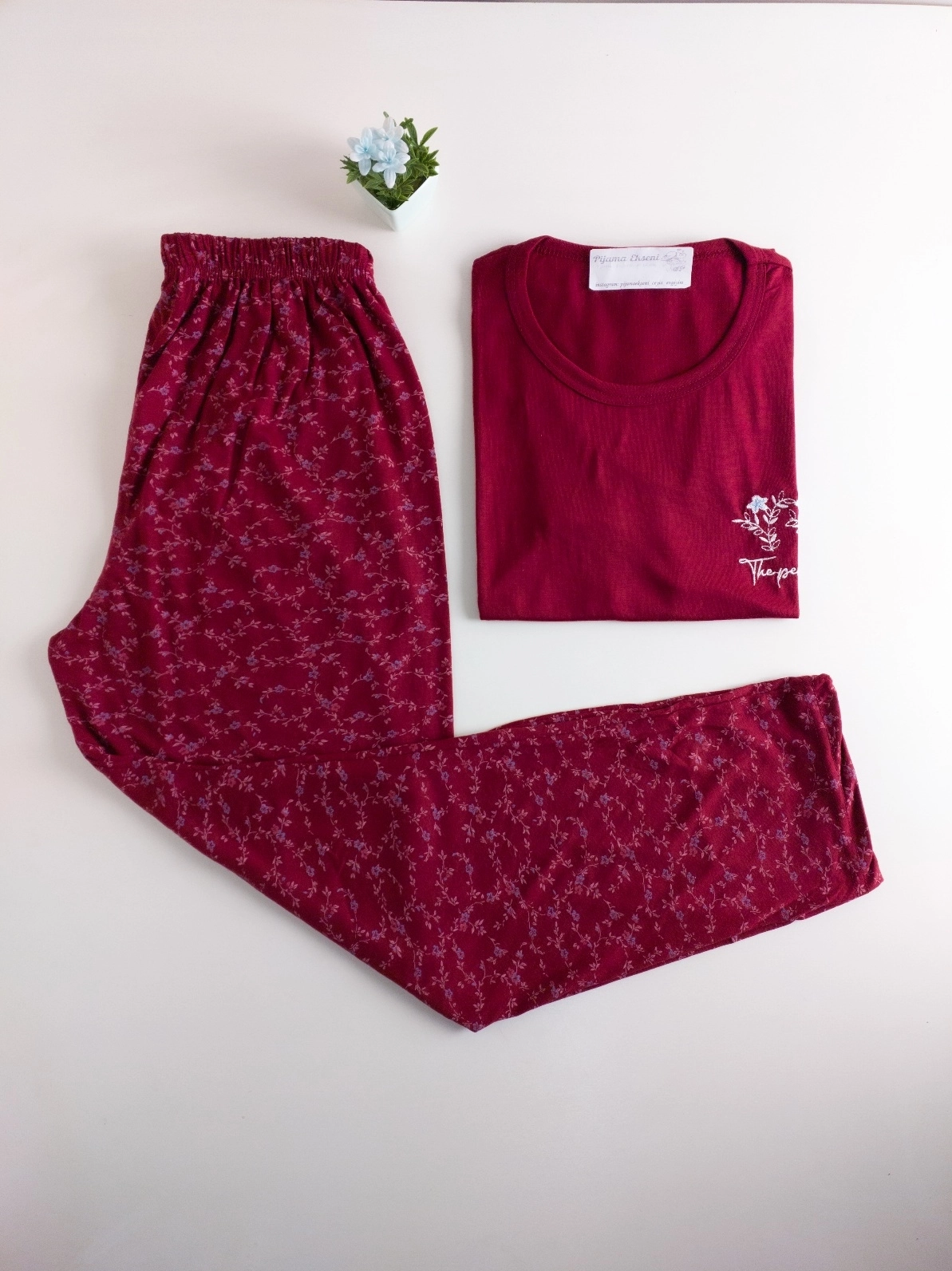 Yumuşak Dokulu Hafif Esnek Pamuk Viskon Kısa Kollu Bayan Pijama Takımı - 11362