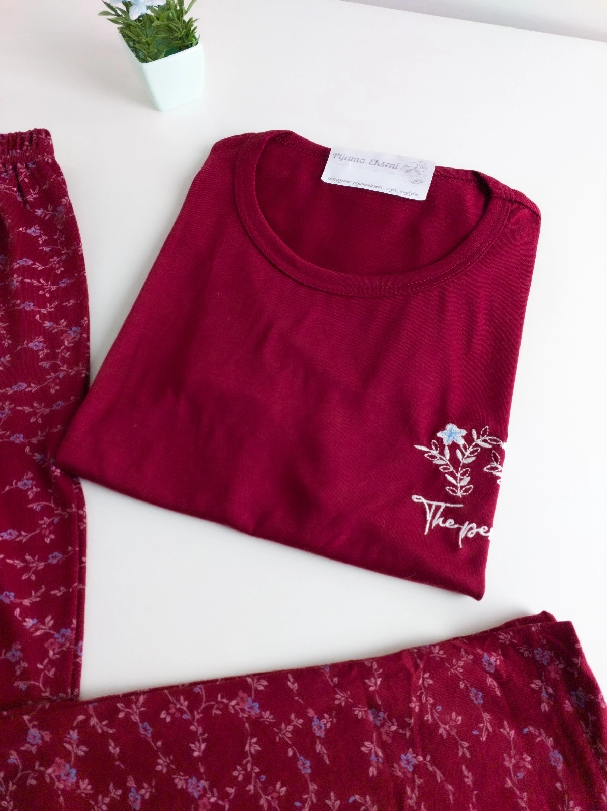 Yumuşak Dokulu Hafif Esnek Pamuk Viskon Kısa Kollu Bayan Pijama Takımı - 11362