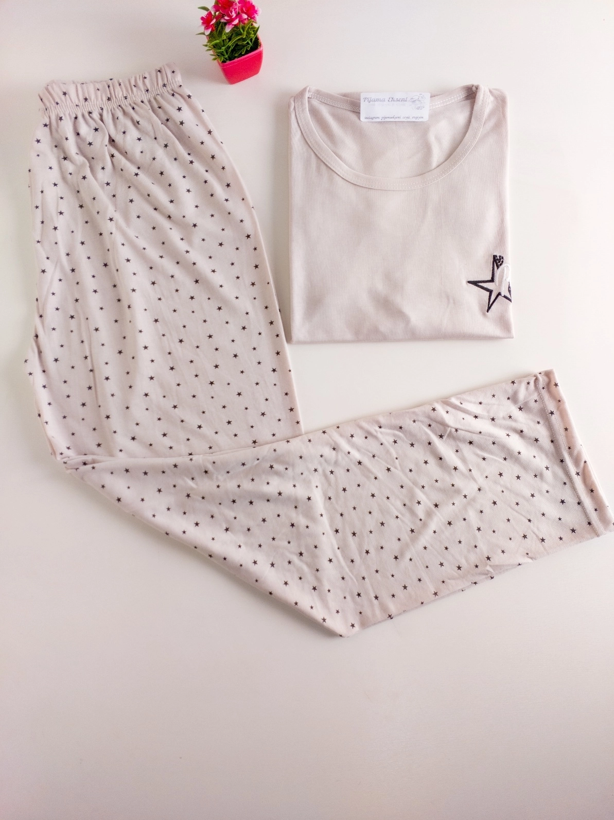 Yumuşak Dokulu Hafif Esnek Pamuk Viskon Kısa Kollu Bayan Pijama Takımı - 1239