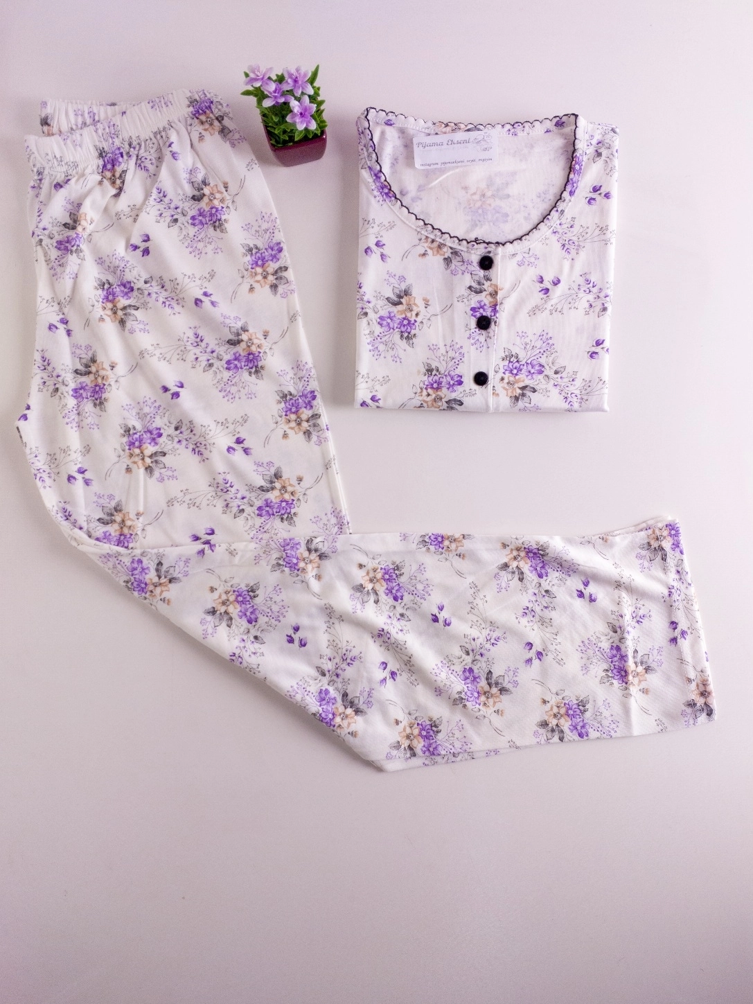 LİKRALI EKSTRA YUMUŞAK DOKU Çiçek Desen Kısa Kollu Bayan Pijama Takımı - 7340 Mor
