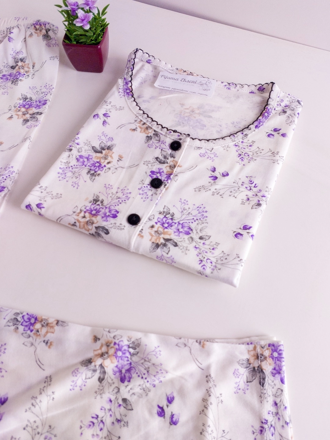 LİKRALI EKSTRA YUMUŞAK DOKU Çiçek Desen Kısa Kollu Bayan Pijama Takımı - 7340 Mor