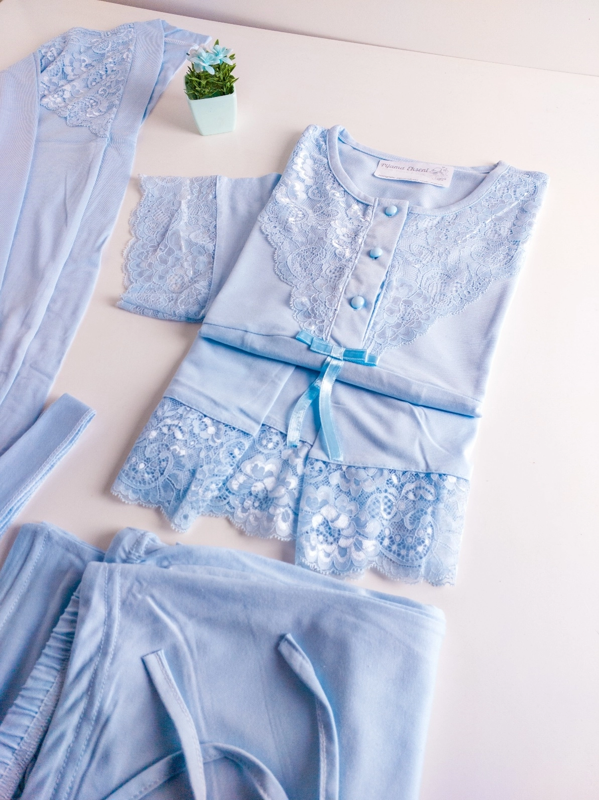 Yumuşak Dantel Detaylı Sabahlıklı Lohusa Pijama Takımı Mavi - 3022