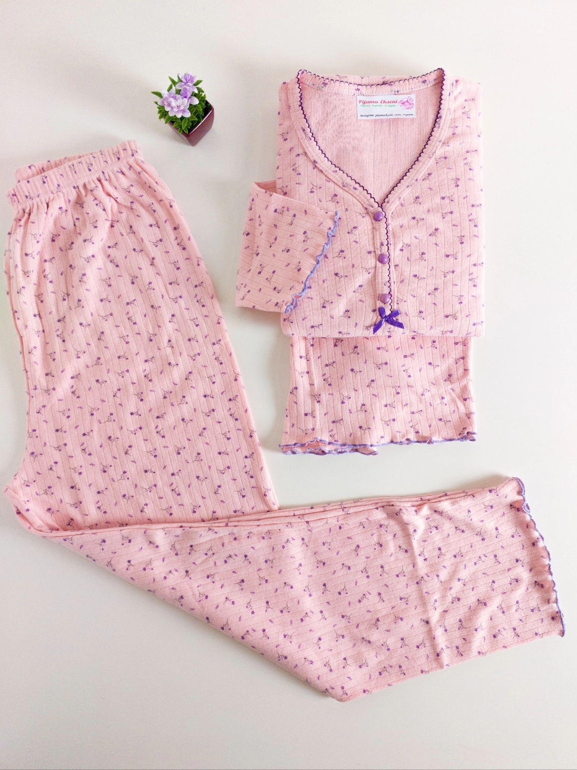 Kışlık Yumuşak Raporlu İnterlok Çiçek Desenli Büyük Beden Kadın Pijama Takımı - 2945