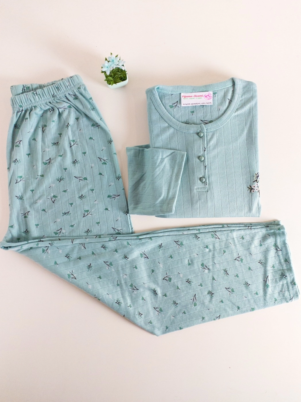 YUMUŞACIK Kışlık Şardonlu Yumuşak Raporlu İnterlok Leopar Desenli Nakışlı  Büyük Beden Kadın Pijama Takımı - 2722