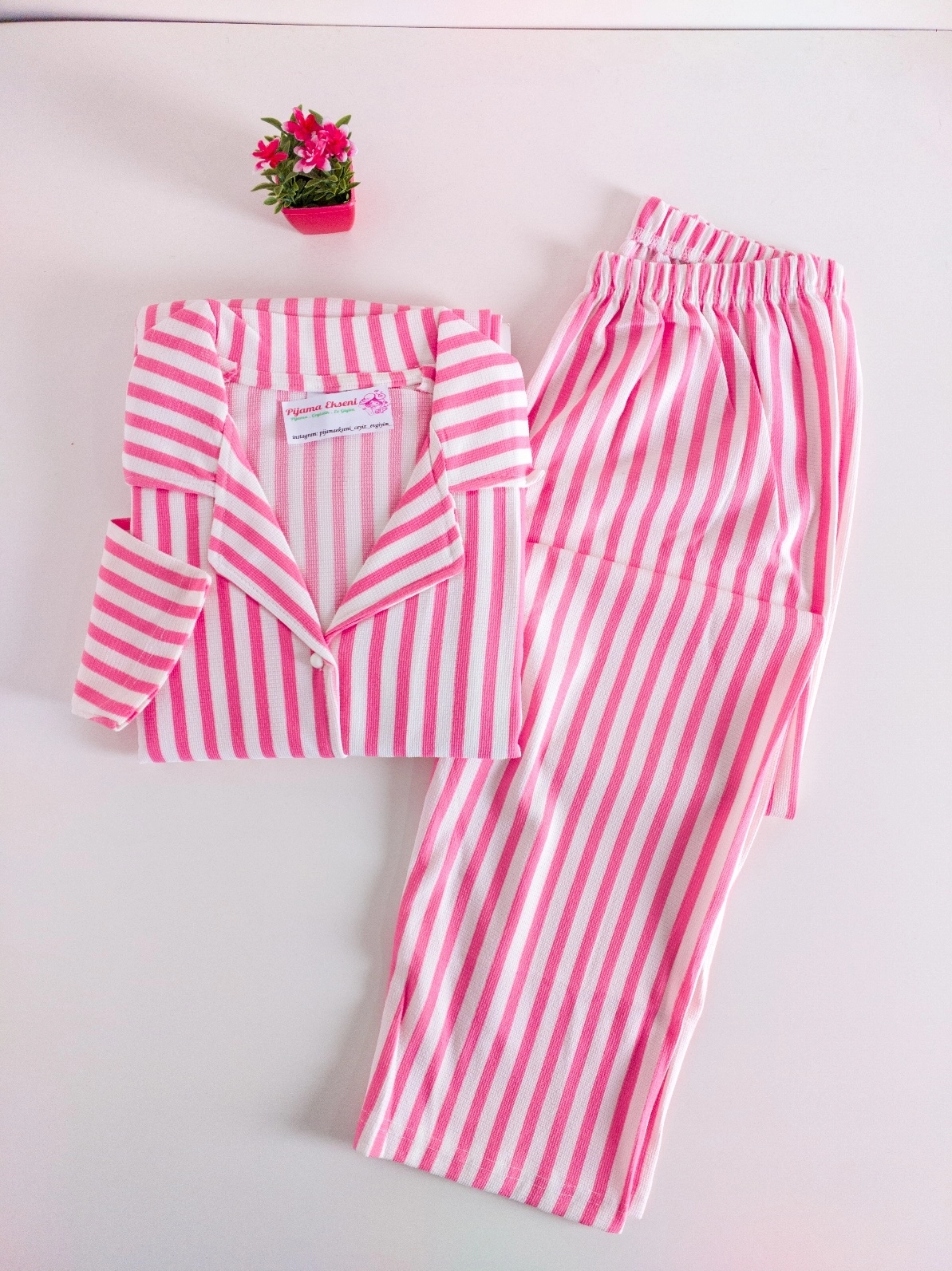 Ekstra Yumuşak KREP SÜET Boydan Düğmeli Bayan Pijama Takımı - 2499