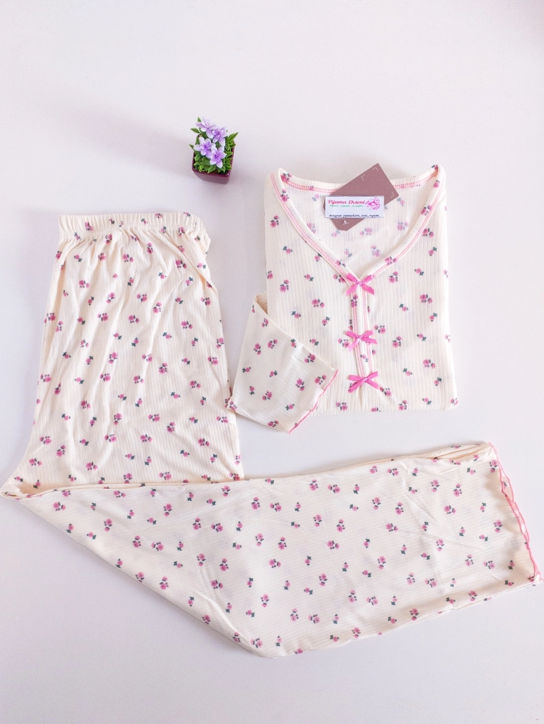 1. KALİTE FULL LİKRALI KAŞKORSE Büyük BEDEN Uzun Kollu Çiçek Desen Kadın Pijama  03060