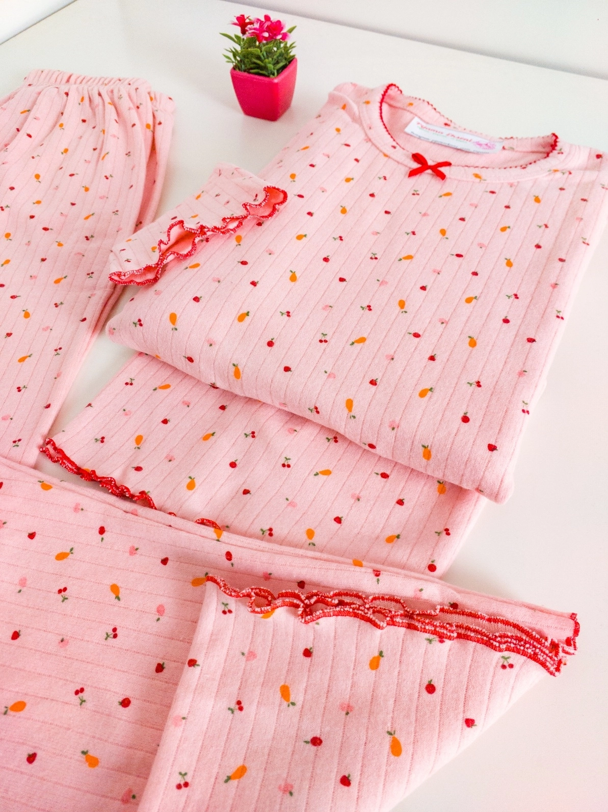 Kışlık Yumuşacık Raporlu Şardonlu İnterlok Çiçek Desenli Kadın Pijama Takımı - 2618
