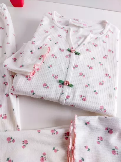 Esnek Çiçek  Bayan Pijama Takımı 