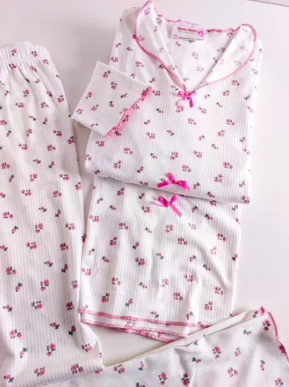 Esnek Çiçek Desen Bayan Pijama Takımı 