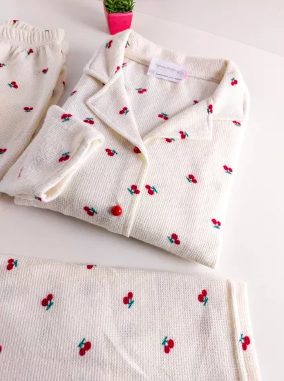 KİRAZ Desen Bayan Pijama Takımı 