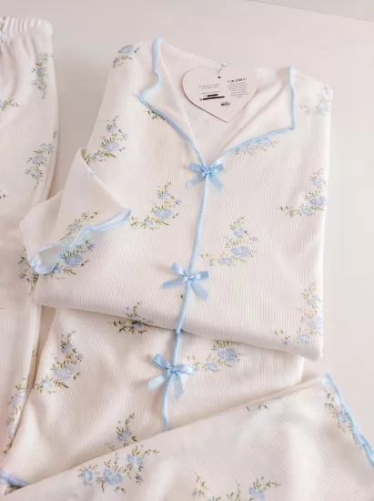 Esnek Çiçek Desen Bayan Pijama Takımı 
