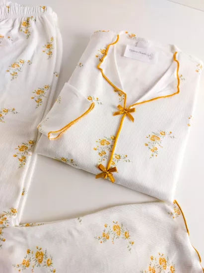 Esnek Çiçek Desen Bayan Pijama Takımı 