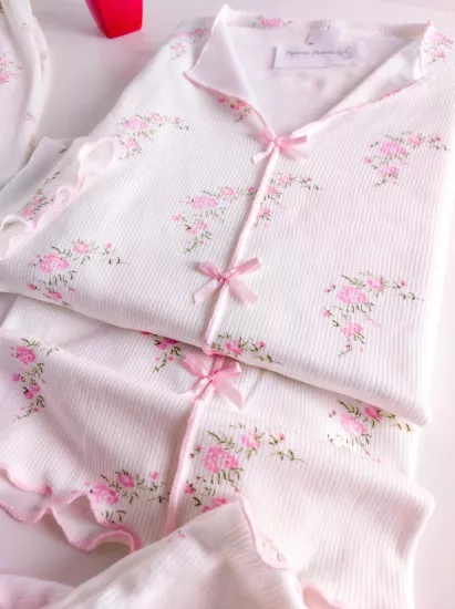 Esnek Çiçek Desen Bayan Pijama Takımı 