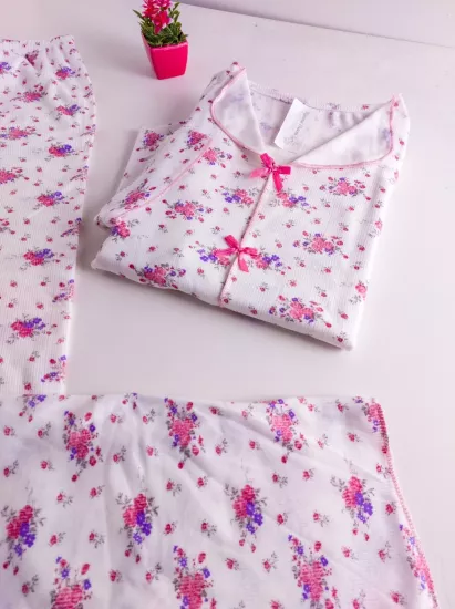 Esnek Çiçek  Desen Bayan Pijama Takımı 
