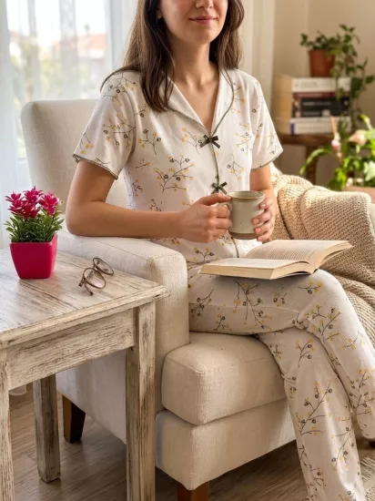 Esnek Çiçek  Desen Bayan Pijama Takımı 